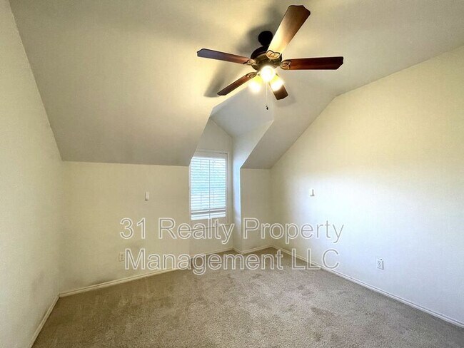 Building Photo - 4108 Hedgerow Dr