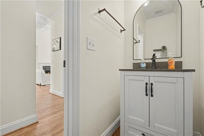 Building Photo - 4315 Rosemont Dr