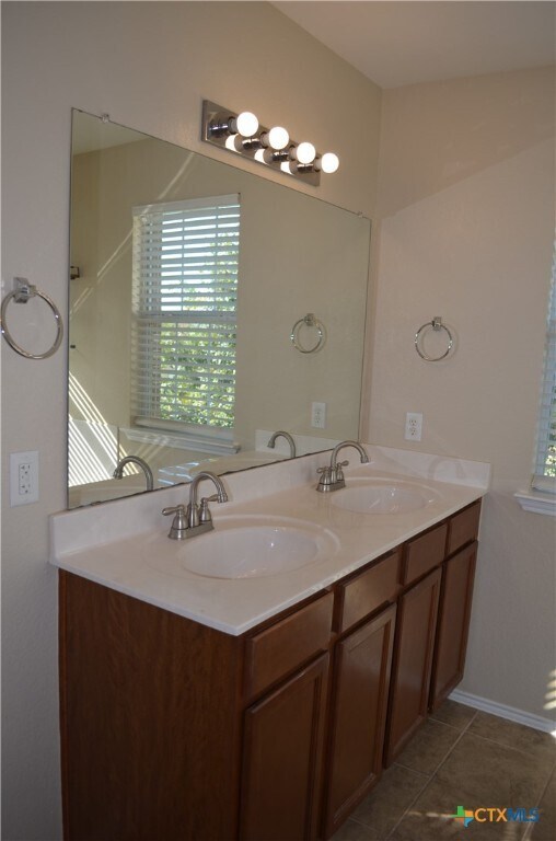 Building Photo - 108 W Gemini Ln