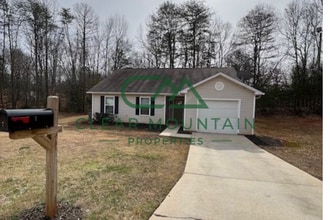 Building Photo - Beautifully Updated 4BR/2BA Home with Modern Finishes!