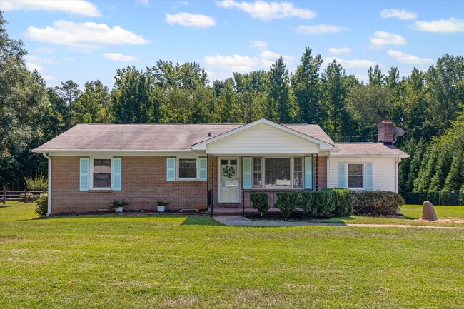 Primary Photo - 3 Bedroom / 2 Bathroom Home on .78 Acres