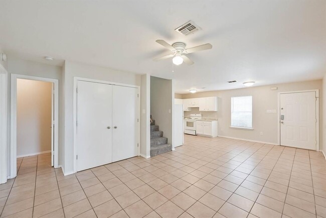 Building Photo - 510 Kings Way Dr