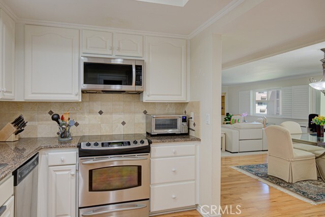 Building Photo - 5510 Paseo Del Lago W