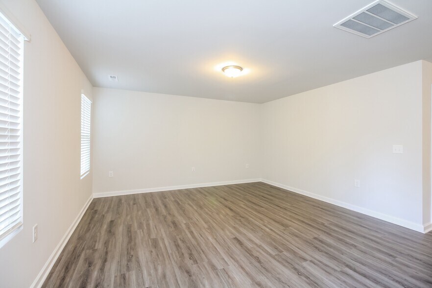 Building Photo - 2932 Ember Brook Ct