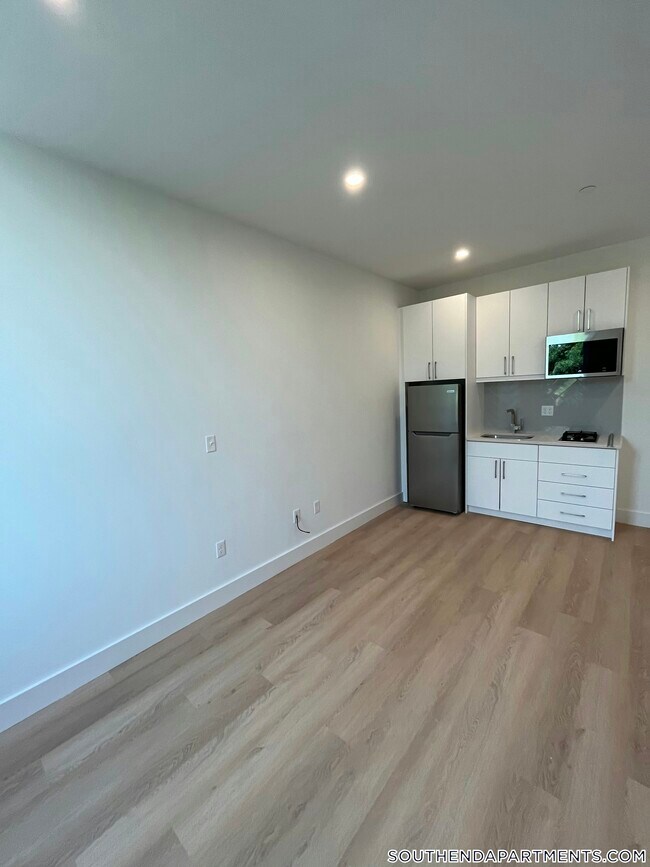 Building Photo - 1127 Harrison Ave