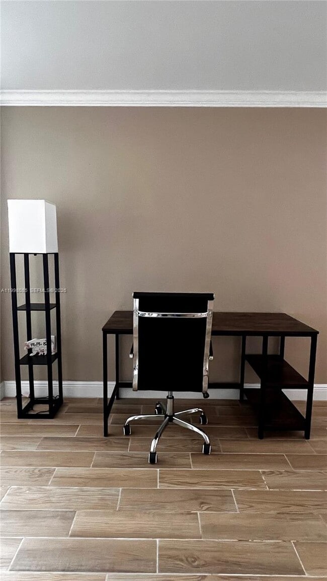 Building Photo - 1750 James Ave