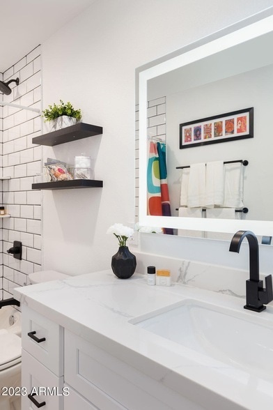 Building Photo - 7834 E Glenrosa Ave