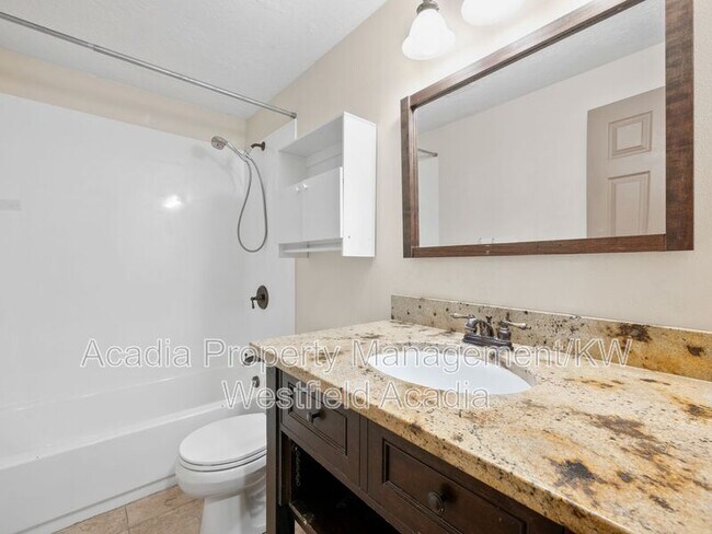 Building Photo - 25 E 2250 N