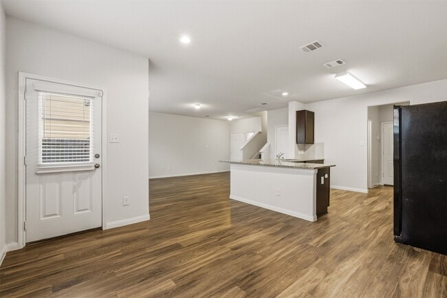 Building Photo - 5758 Manning Crk Trl