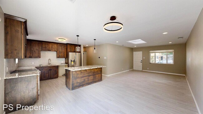 Building Photo - 3 br, 1.5 bath House - 2008 Vermont St NE ...