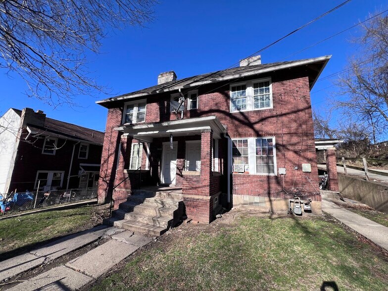 Building Photo - 1205 Sarah St