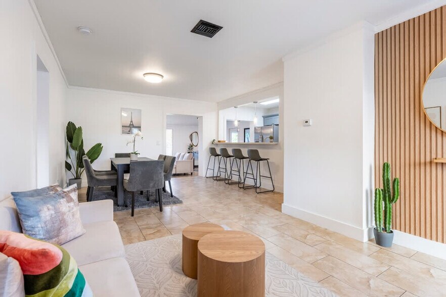 Building Photo - 7313 SW 16th Terrace