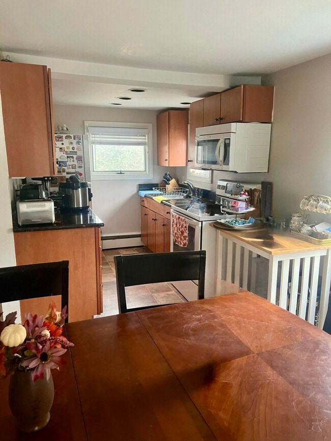 Building Photo - 5015 N Territorial Rd