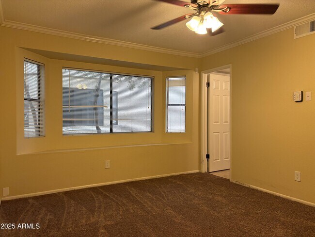 Building Photo - 925 S Longmore