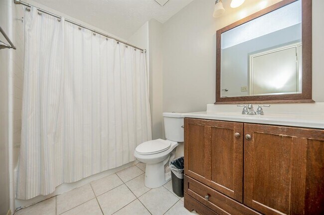 Building Photo - 13211 Rosstown Dr