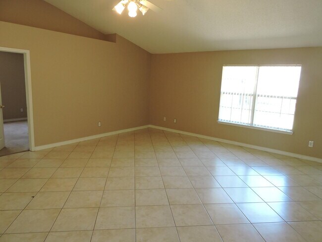 Building Photo - 328 Riverchase Blvd