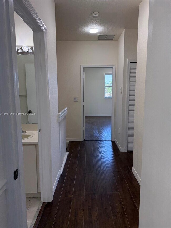Building Photo - 15341 SW 31st Terrace