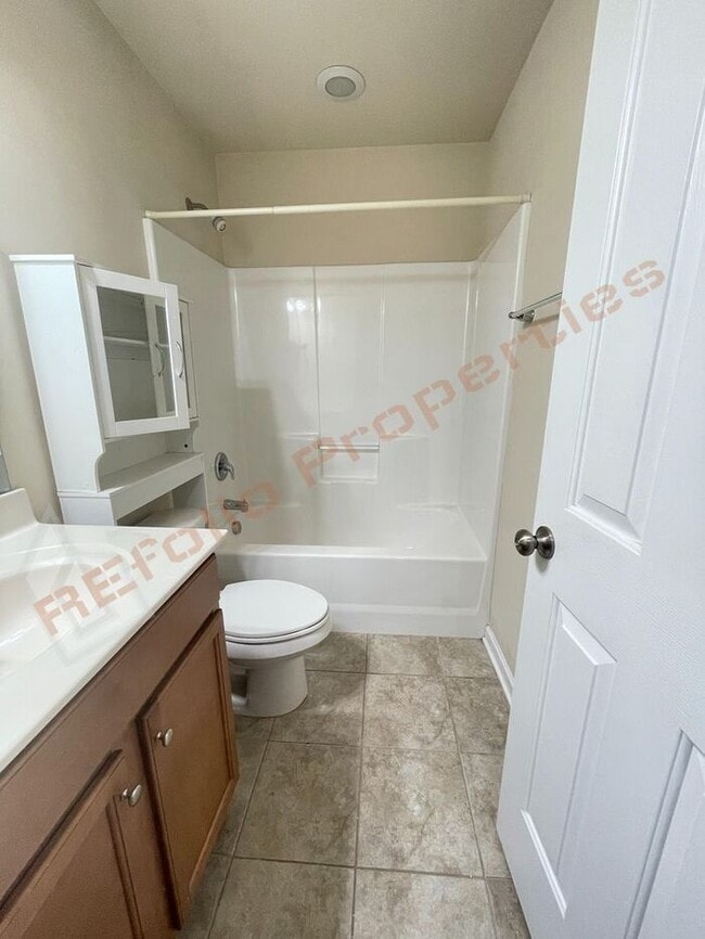 Building Photo - Beautiful 3-bedroom, 2.5-bath townhome