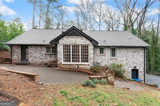 Building Photo - 4540 Club Valley Dr NE