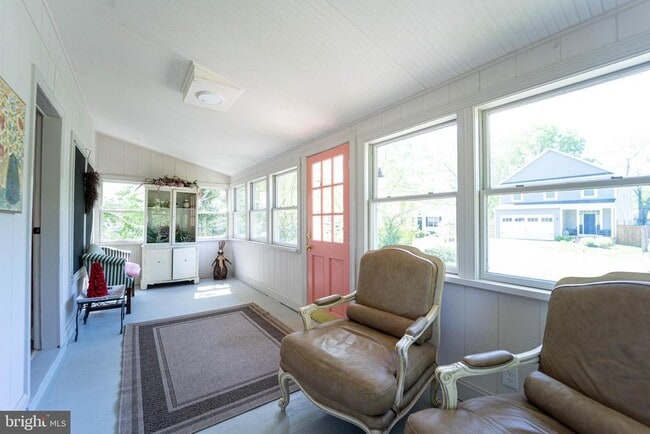 Building Photo - 206 Linden Ave