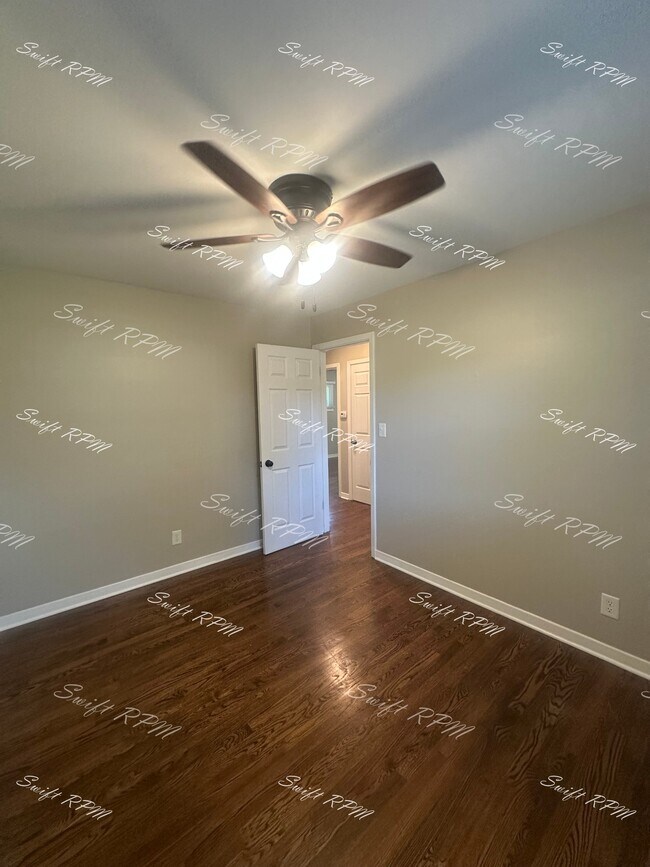 Building Photo - 7100 Santa Fe Dr