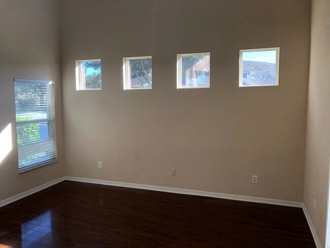 Building Photo - 1561 Travertine Terrace