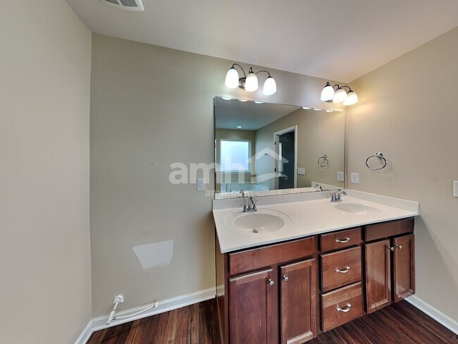 Building Photo - 2664 Southern Trace Dr