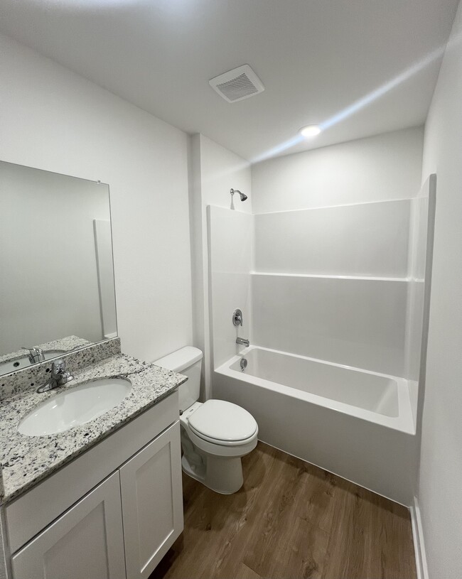 Building Photo - 561 Shepherd St