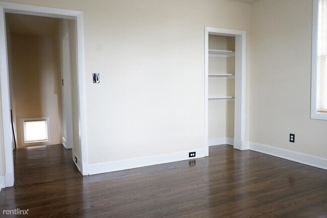 Building Photo - 5204 Leeds Ave