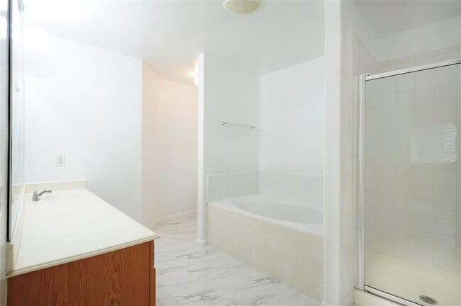 Building Photo - 7103 Bryton Park Dr