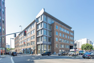 Building Photo - East Berkeley Street, 160