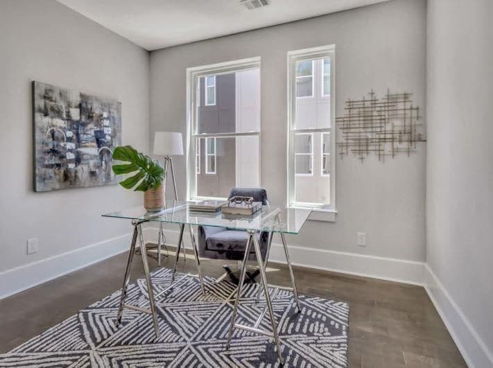 Building Photo - 456 Parkway Dr NE