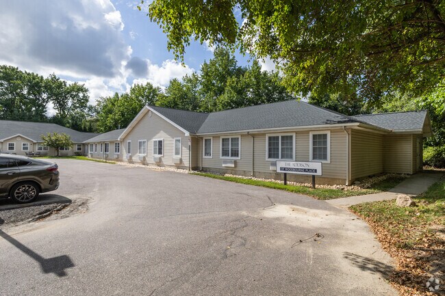 Building Photo - Woodbourne Place Apartments