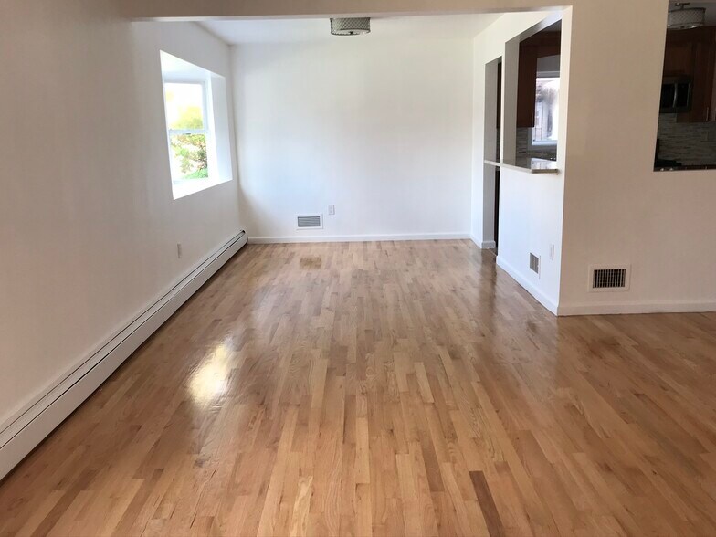 Building Photo - 25130 57th Ave