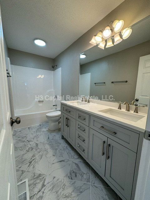 Building Photo - 1041 Flora Lake Ct