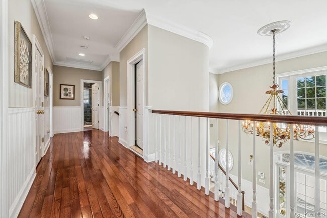 Building Photo - 23 Meadow Ln