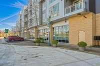 Building Photo - 12600 SW Crescent St