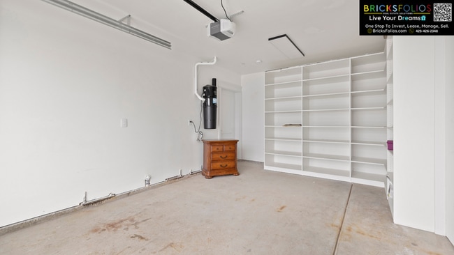 Building Photo - Modern Lake Washington View ADU – Fully Furnished 2BR/2BA (Kirkland)