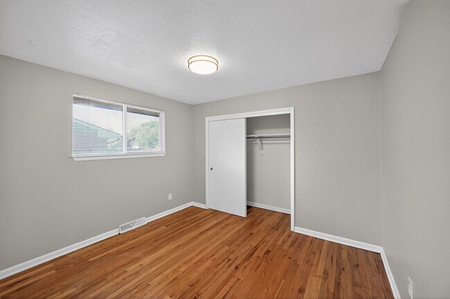 Building Photo - 26 Newland Ct