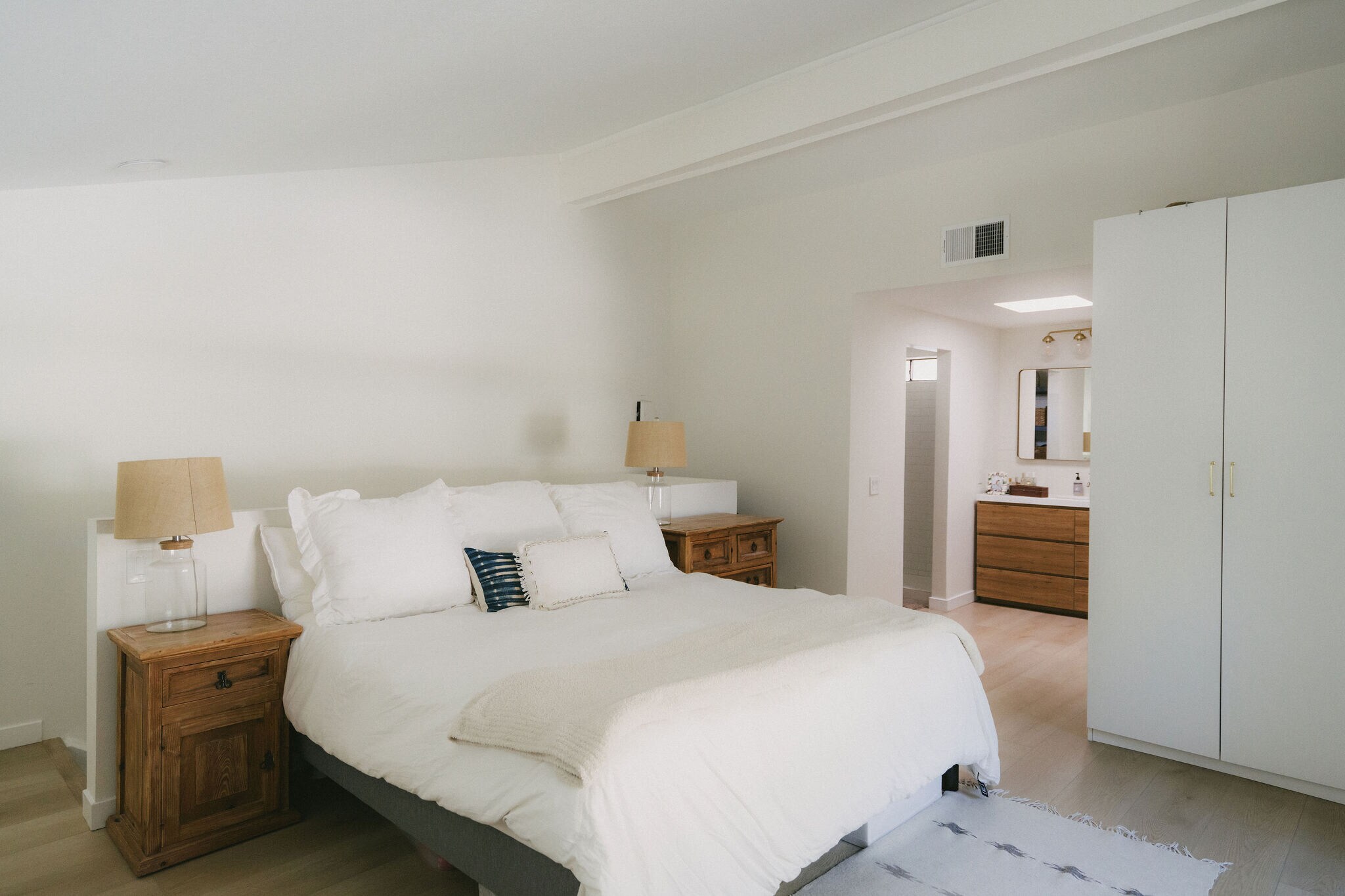 Building Photo - 5716 Skyview Way