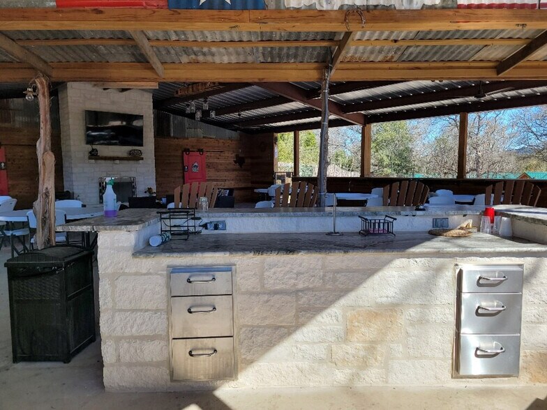 Building Photo - 299 Willow Springs Dr