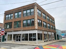 Building Photo - 38 Green St