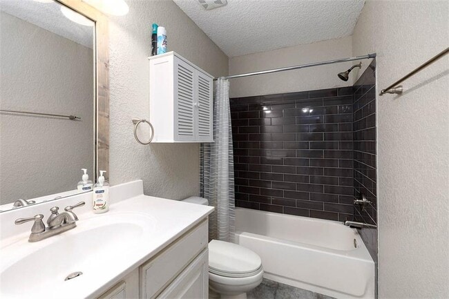 Building Photo - 109 Tupelo Cir