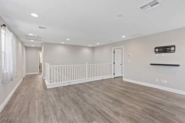 Building Photo - 10058 Matter Overlook Dr