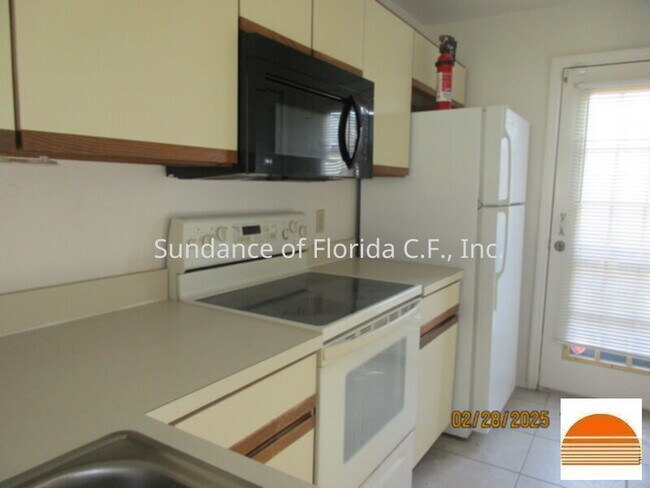 Building Photo - Community Pool  Osceola County