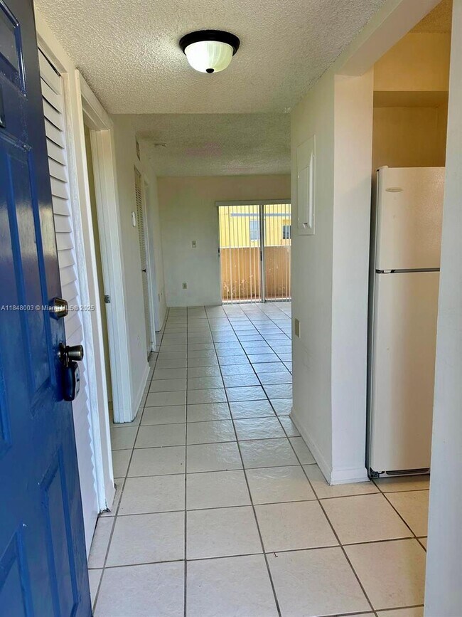 Building Photo - 14930 SW 82nd Terrace