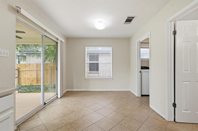 Building Photo - 1806 Carriage Hills Trail