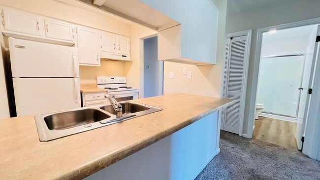 Building Photo - Welcome to Woodbine Two