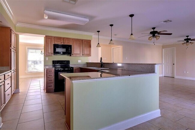 Building Photo - 117 Devereux Drive