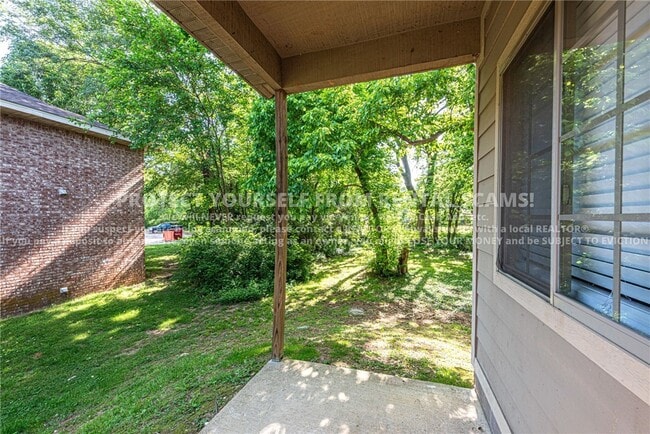 Building Photo - 758 W Breeze Cove